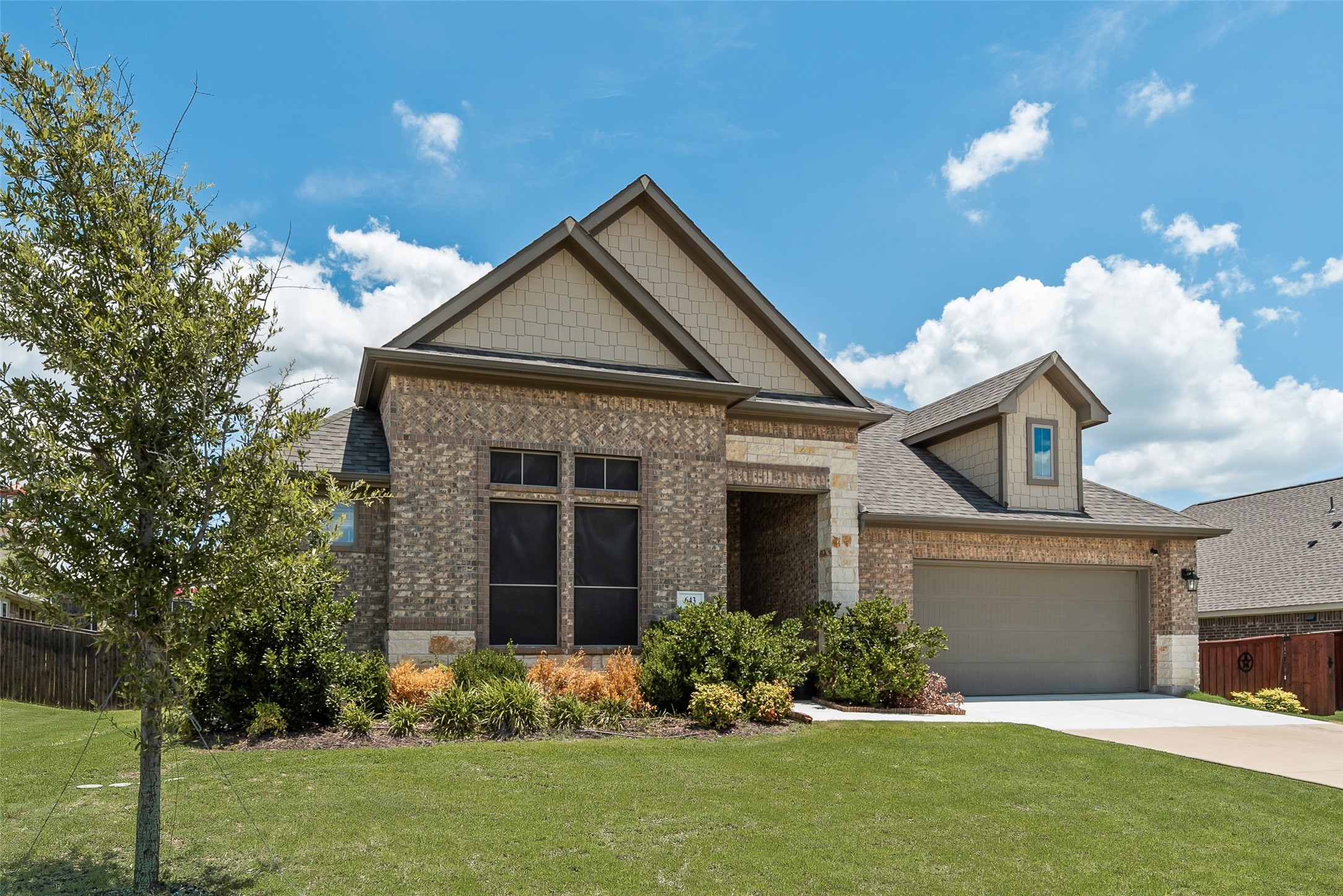 643 Woodridge Drive Oak Point TX 75068