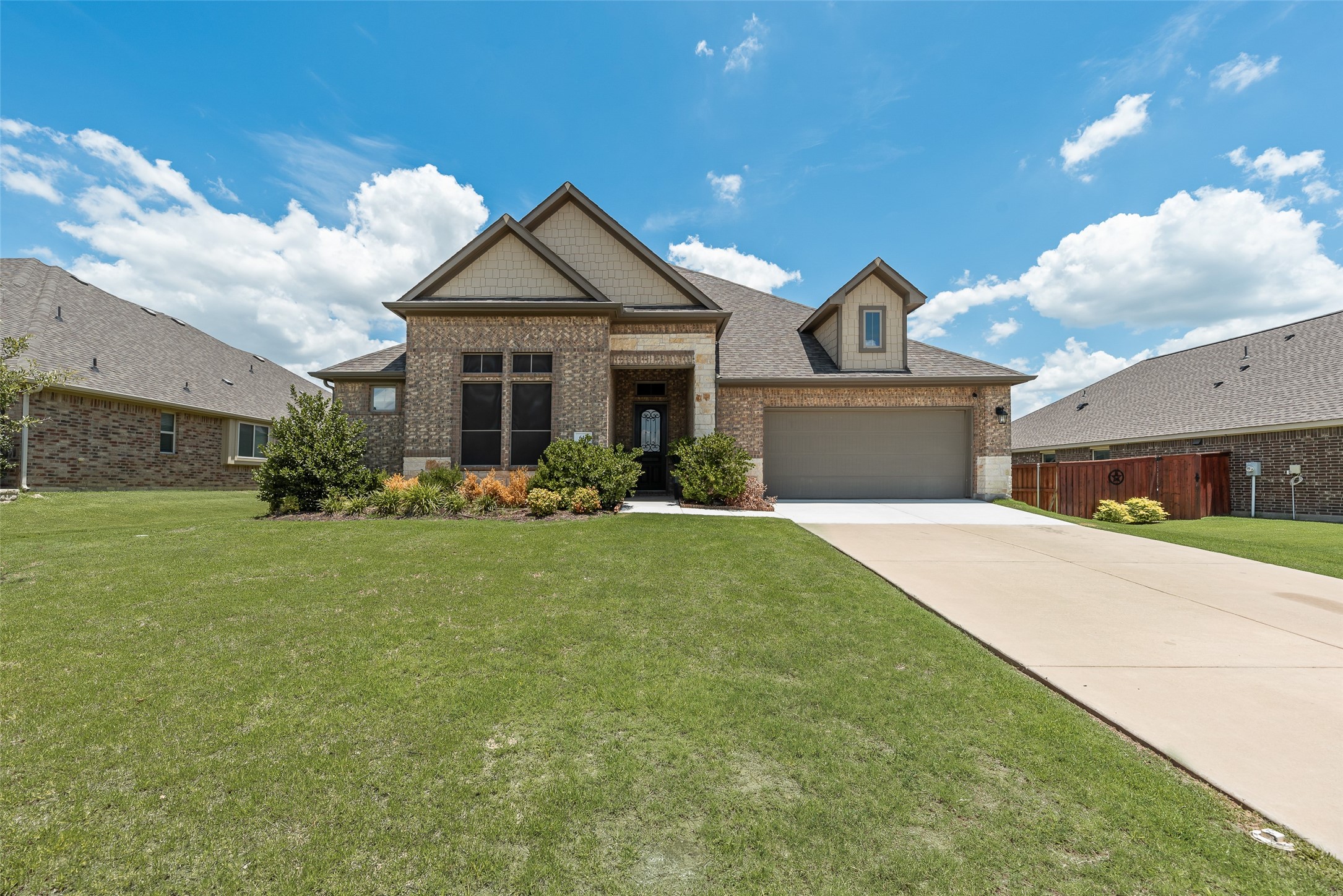 643 Woodridge Drive Oak Point TX 75068