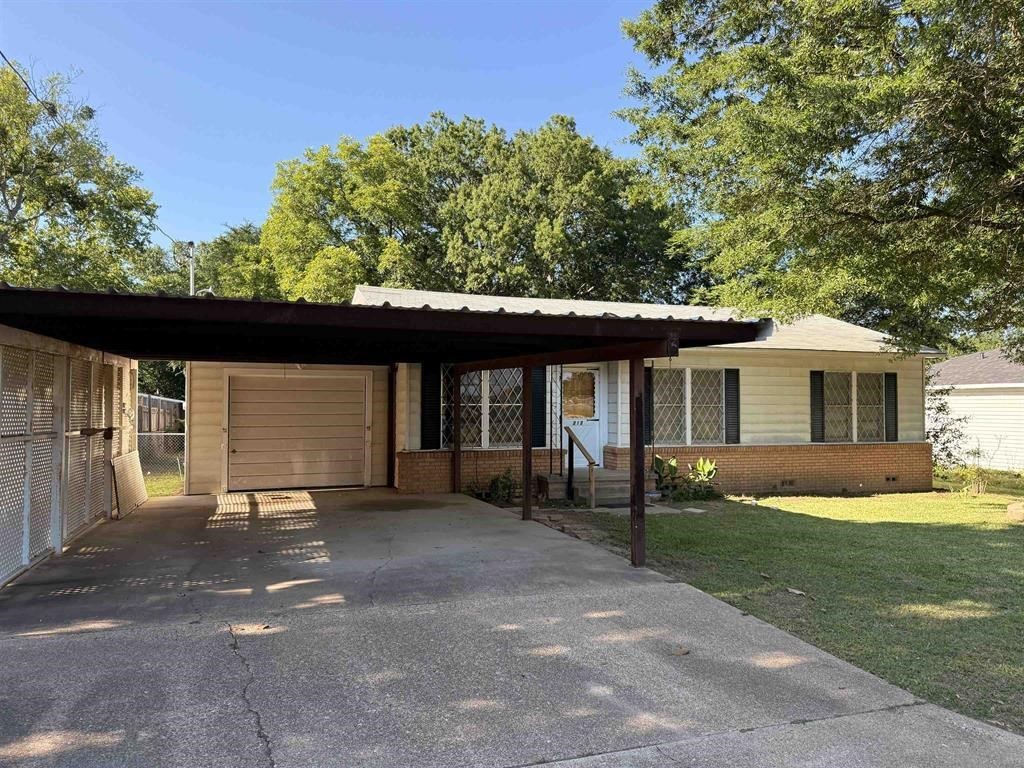 213 E Magnolia Drive Mt Pleasant TX 75455