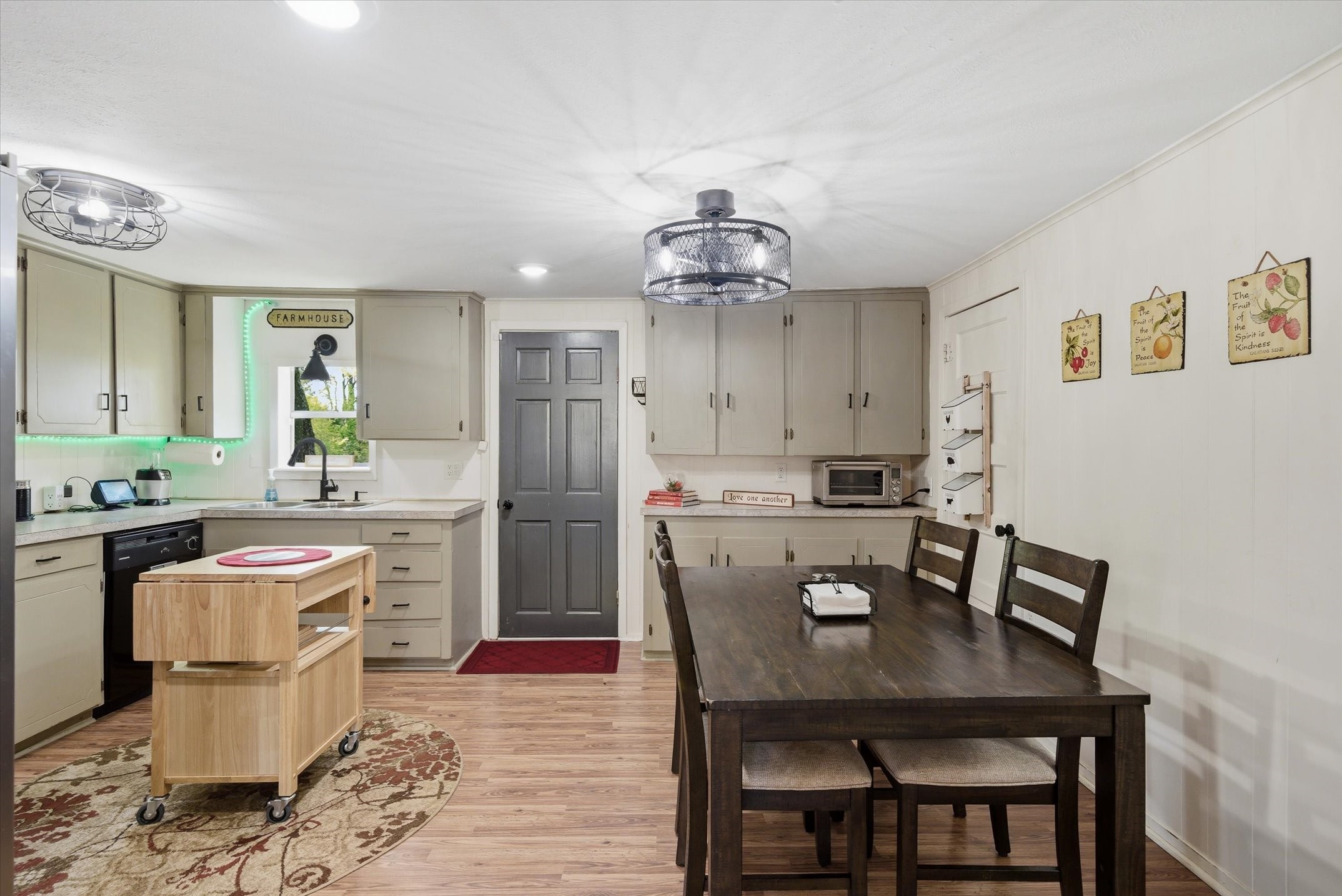 15853 Highway 80 Edgewood TX 75117