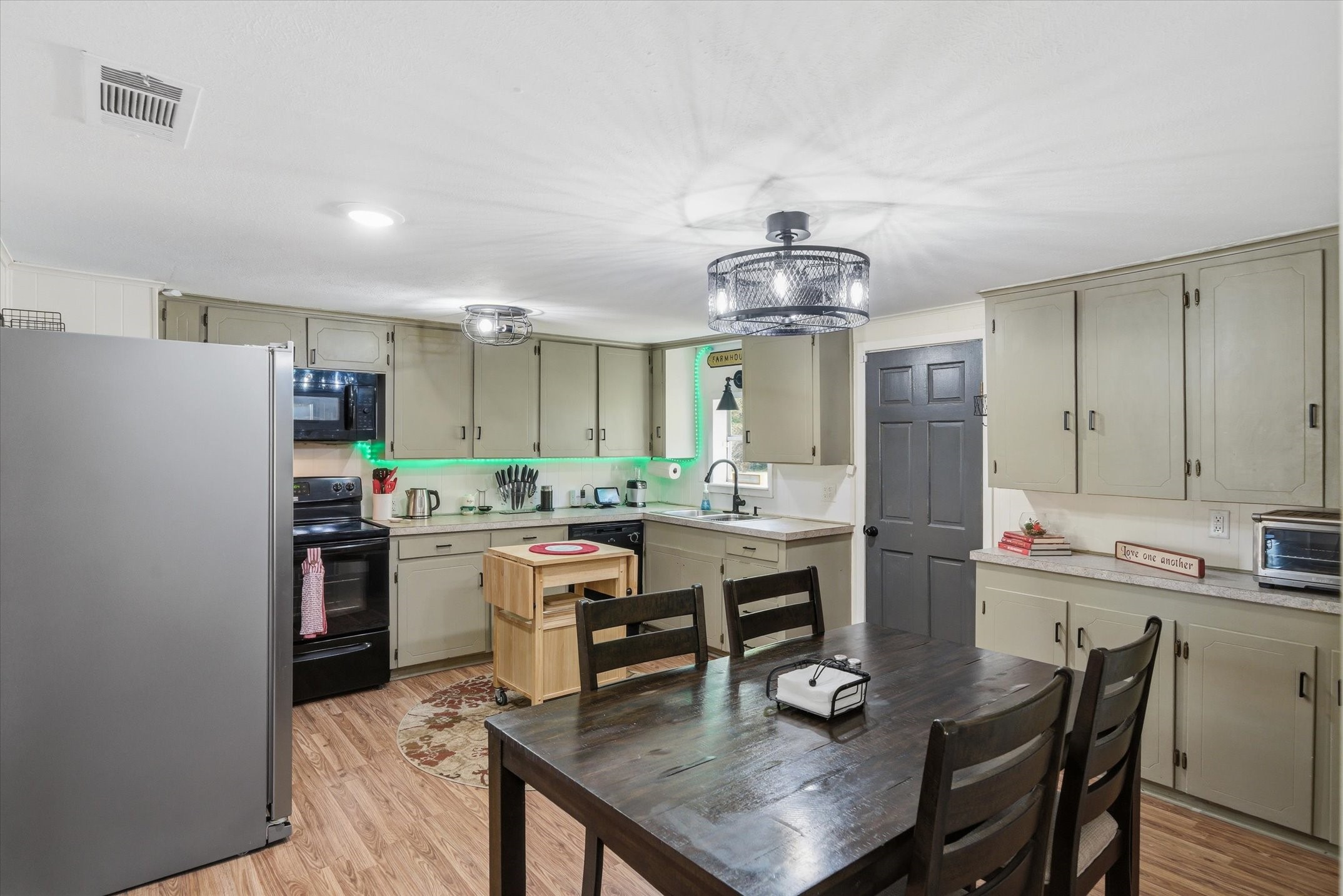 15853 Highway 80 Edgewood TX 75117