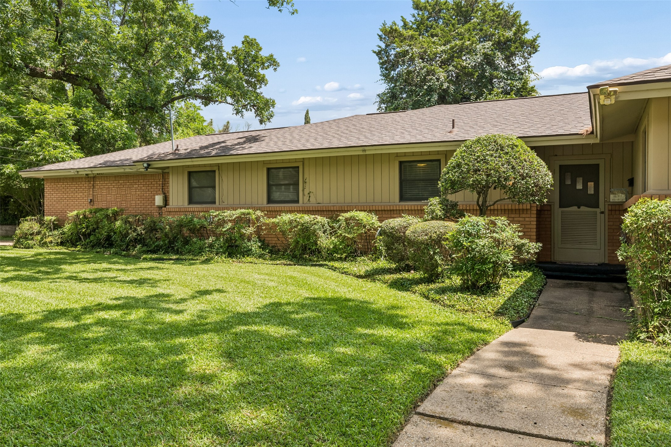 1637 Hendrix Drive Irving TX 75061