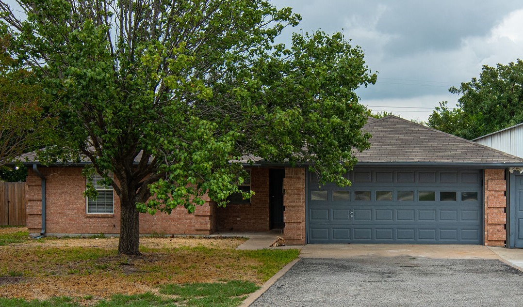 1504 Azle Highway Weatherford TX 76085