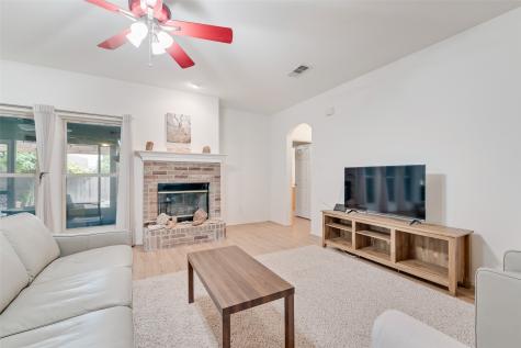 100 Jennings Drive Waxahachie TX 75165