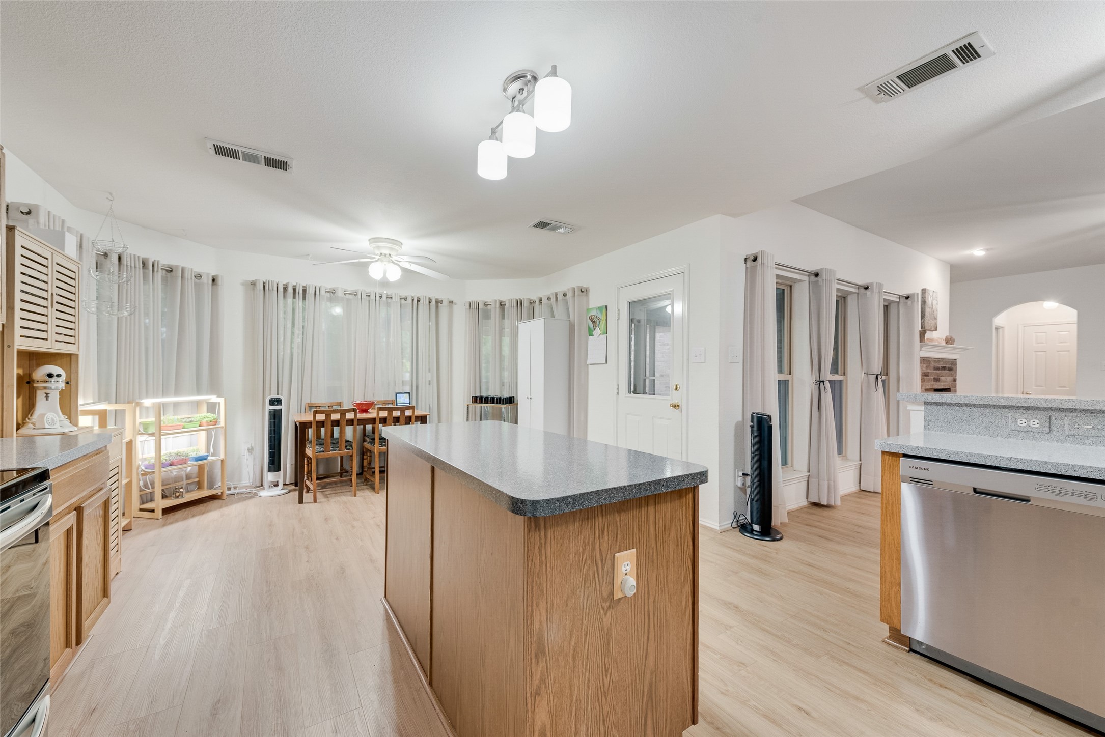 100 Jennings Drive Waxahachie TX 75165