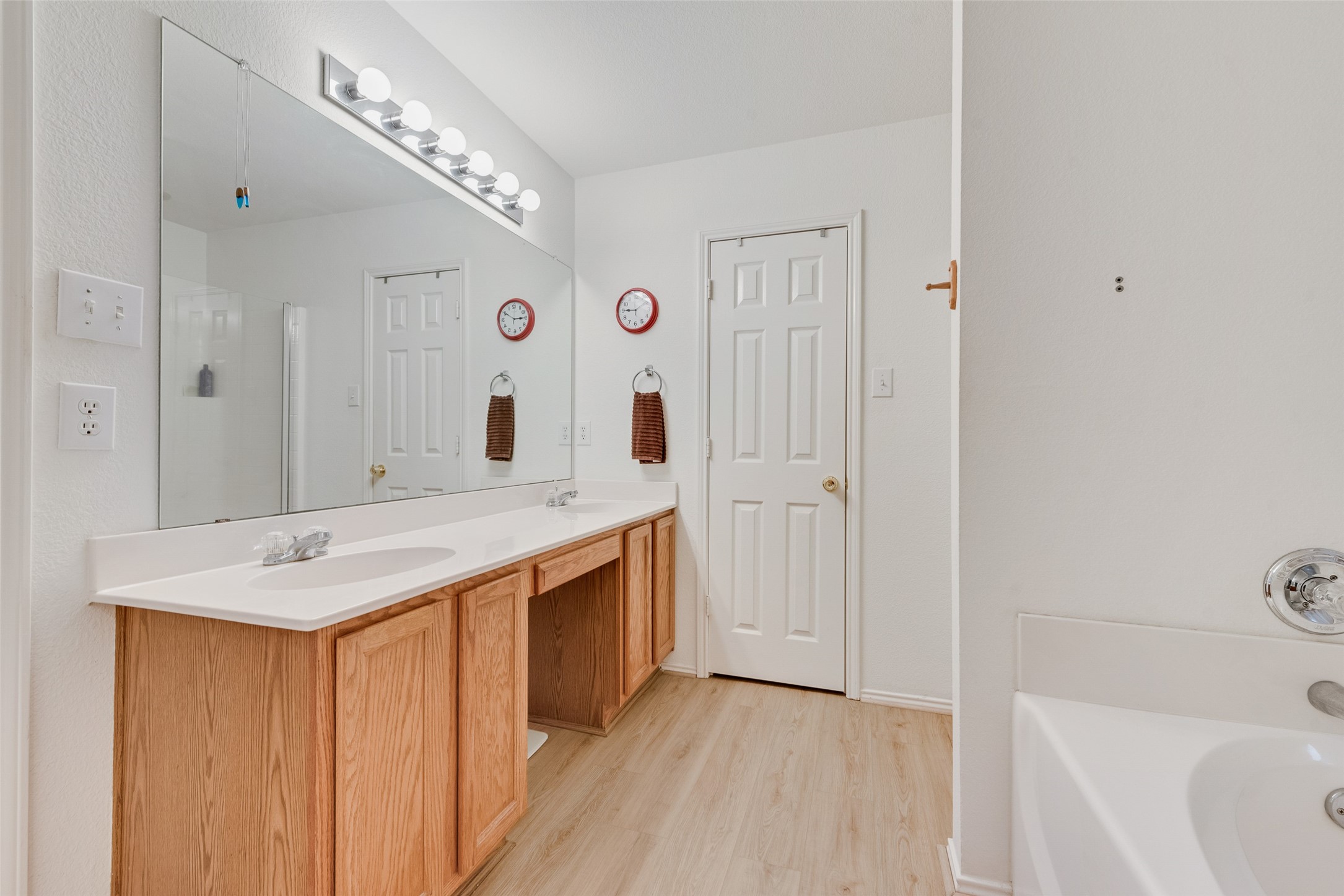 100 Jennings Drive Waxahachie TX 75165