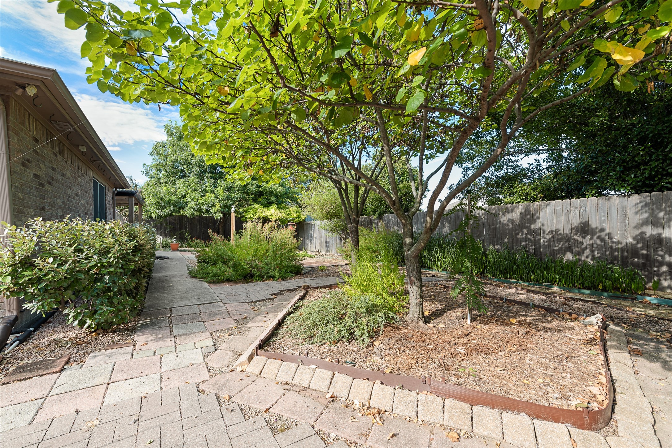 100 Jennings Drive Waxahachie TX 75165