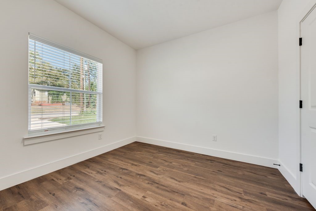 202 Pine Street Bonham TX 75418