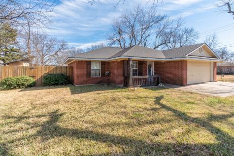 304 N Parmele Street Leonard TX 75452