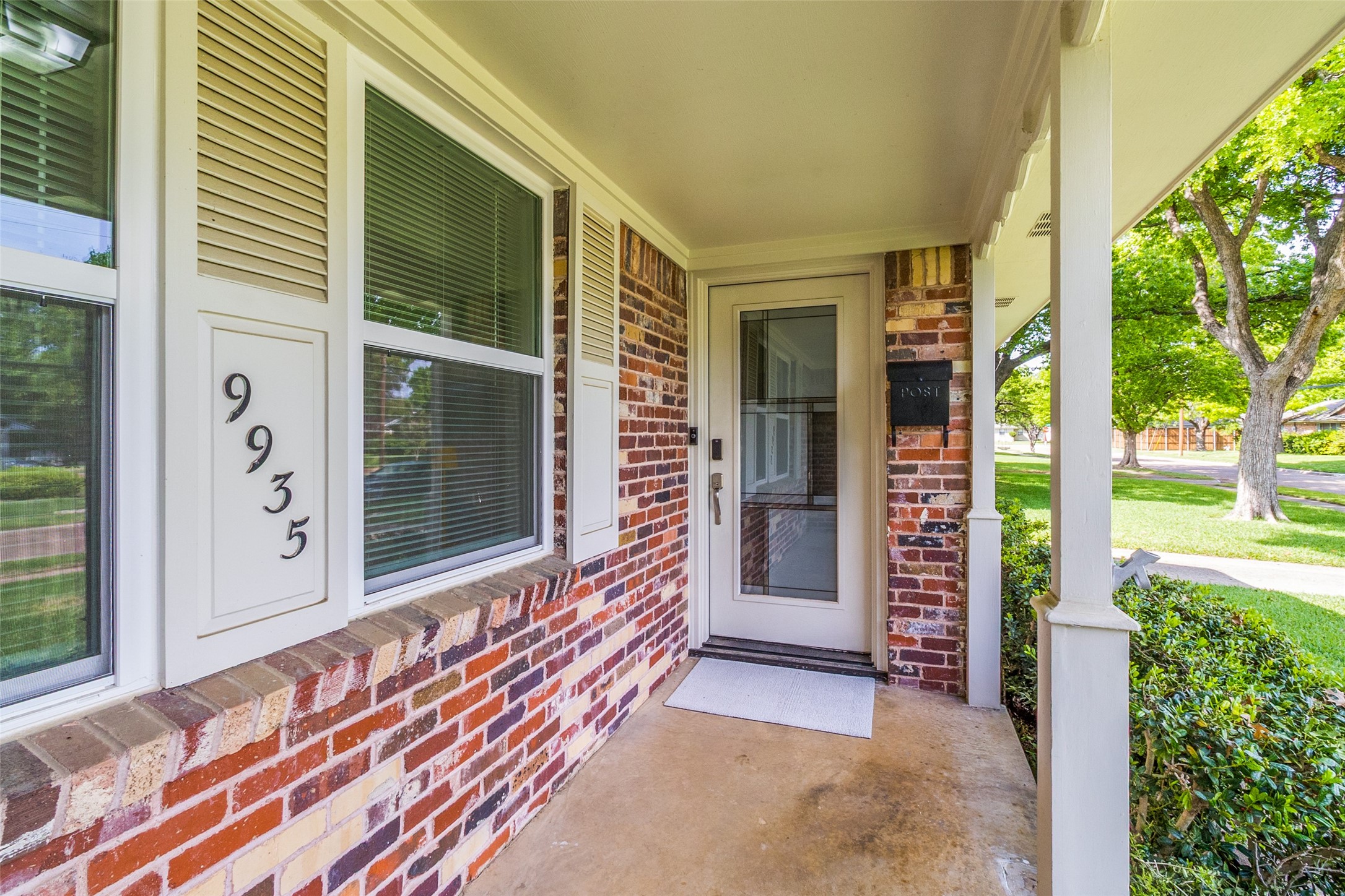 9935 Chippendale Drive Dallas TX 75238