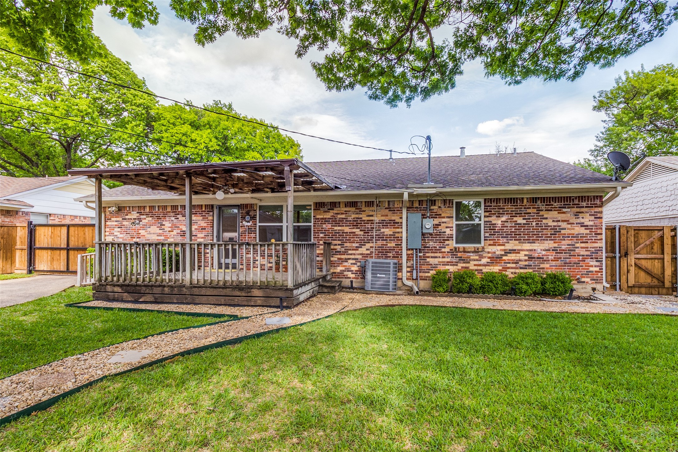 9935 Chippendale Drive Dallas TX 75238