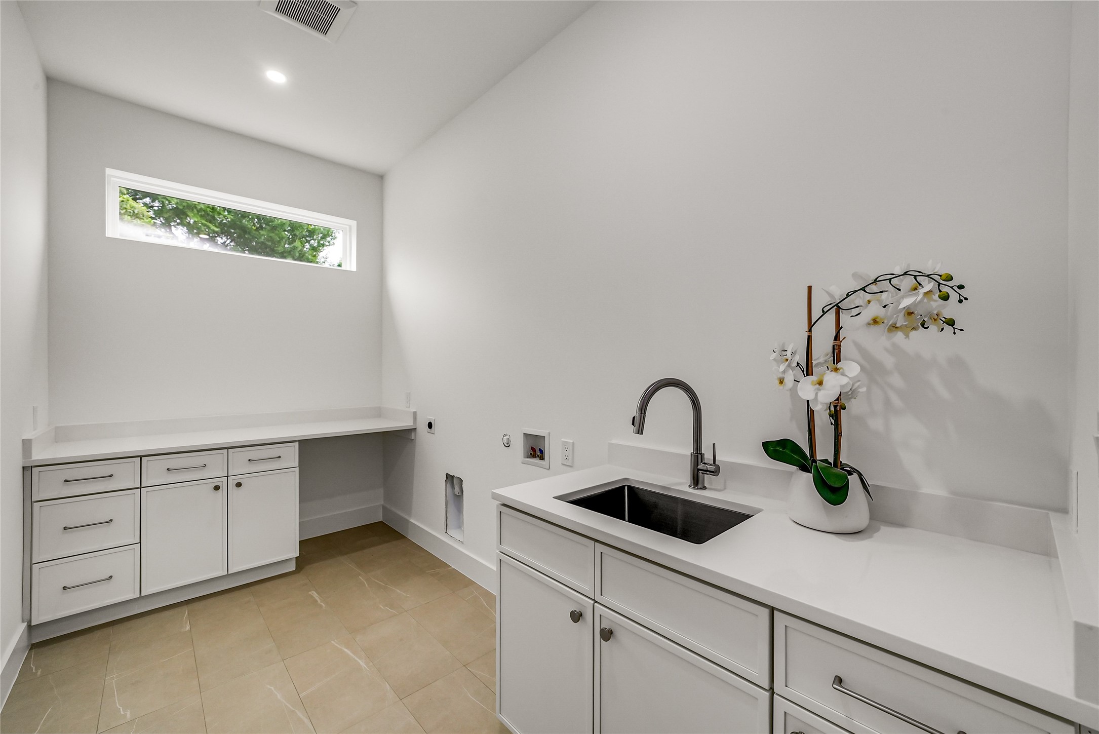 2410 N Prairie Avenue Dallas TX 75204
