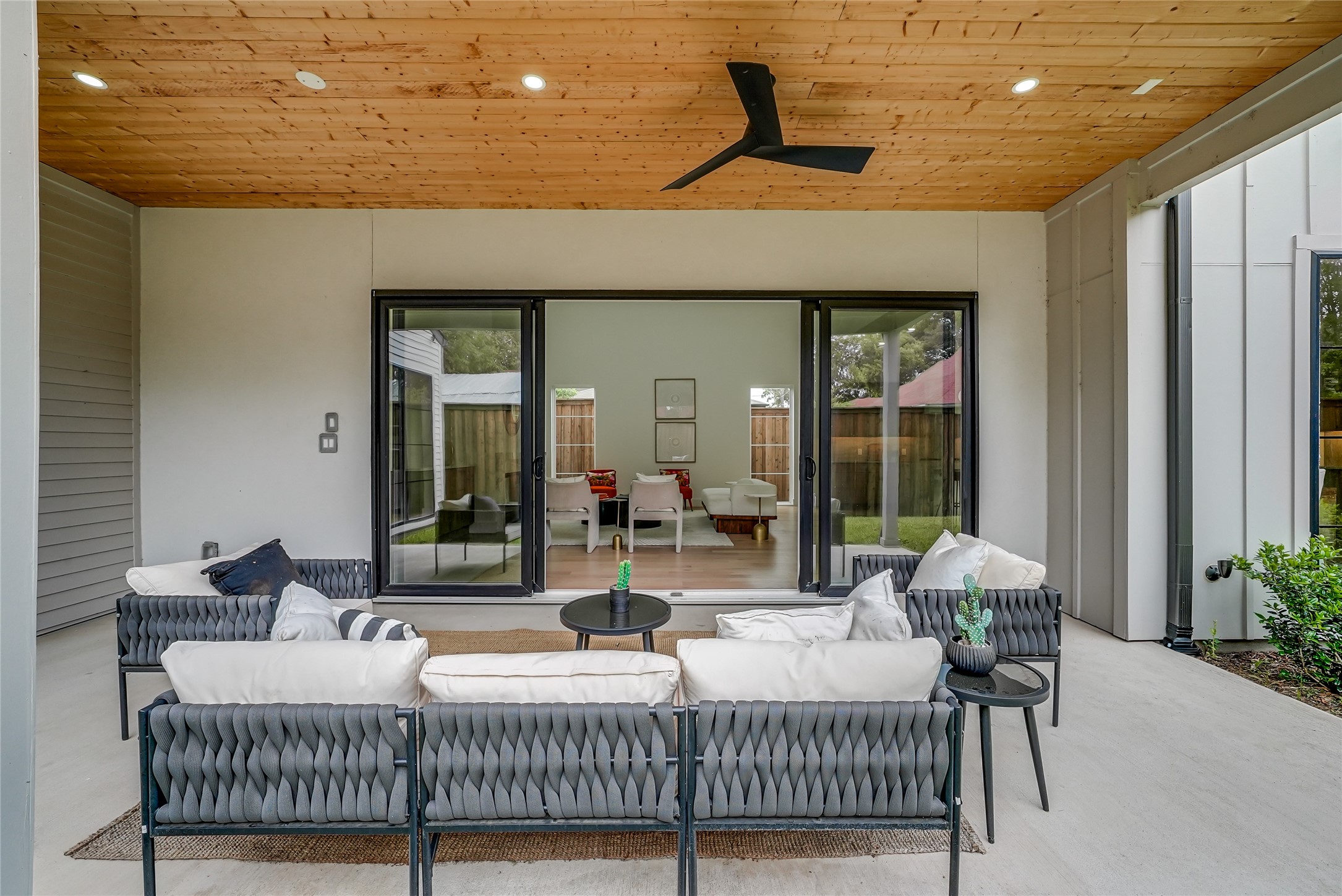 2410 N Prairie Avenue Dallas TX 75204