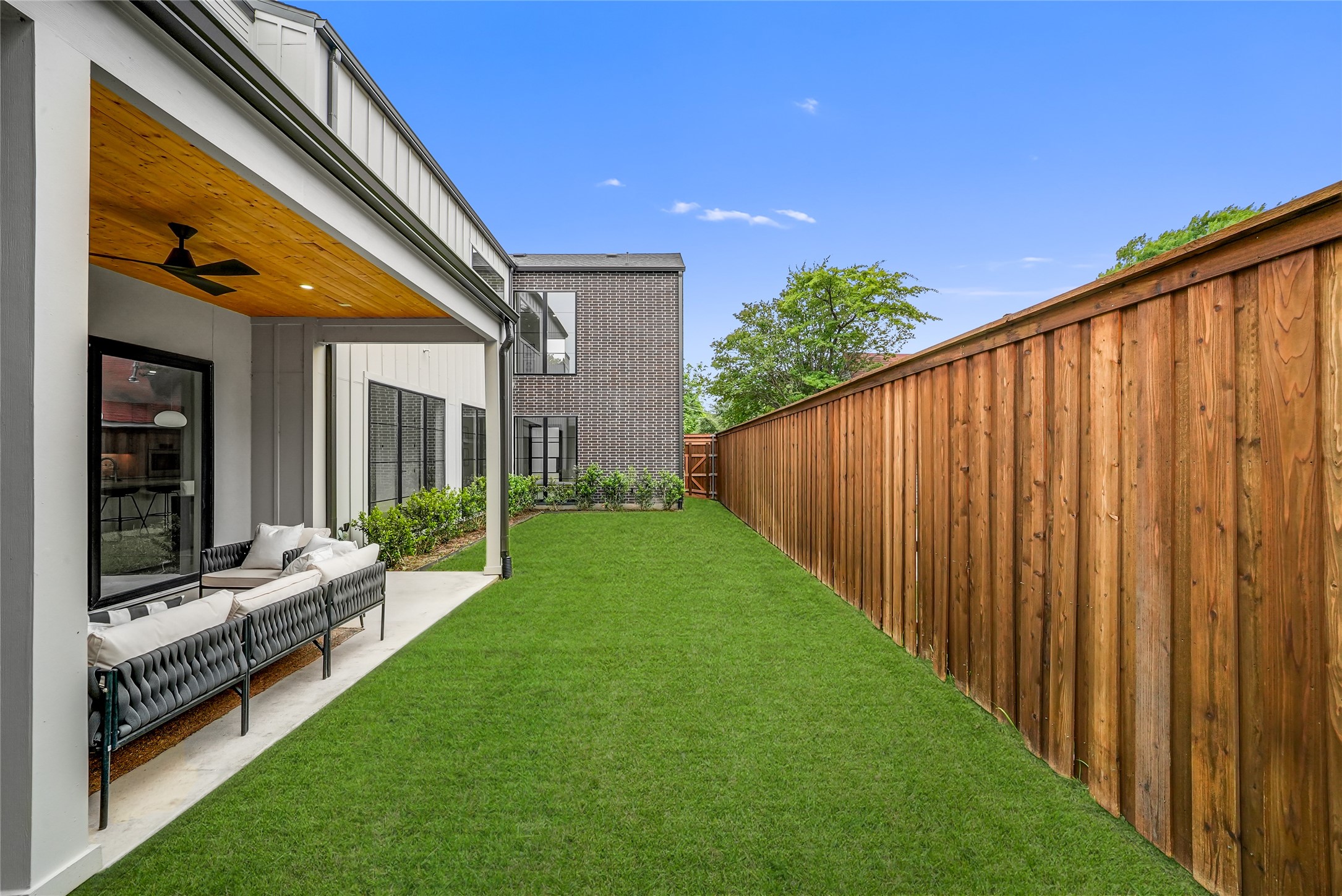 2410 N Prairie Avenue Dallas TX 75204