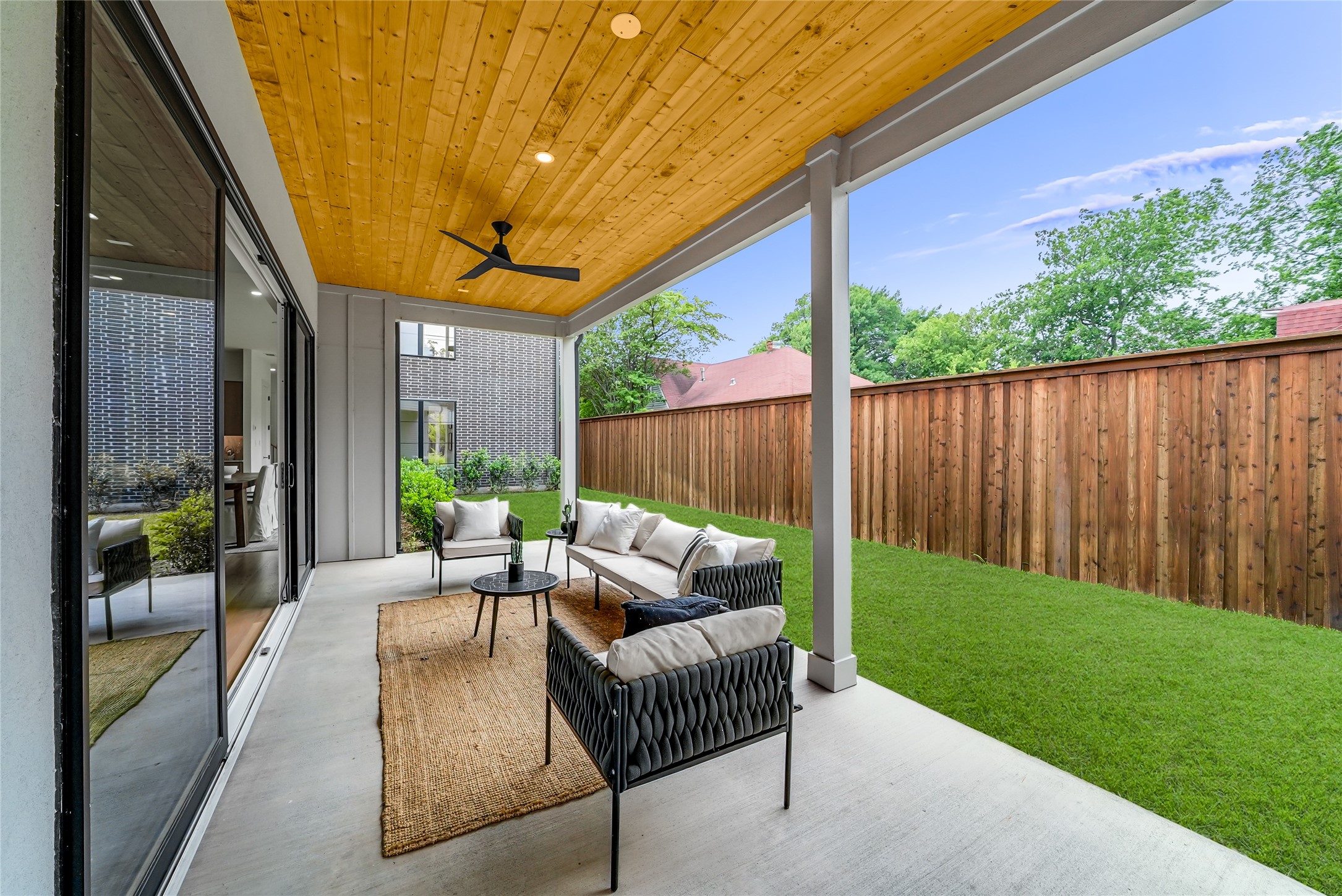 2410 N Prairie Avenue Dallas TX 75204