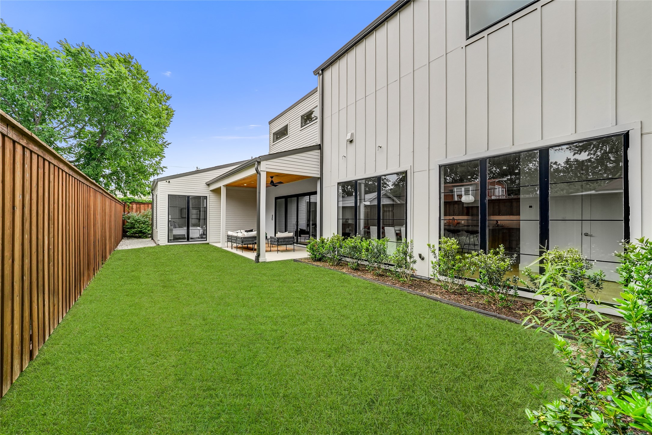 2410 N Prairie Avenue Dallas TX 75204