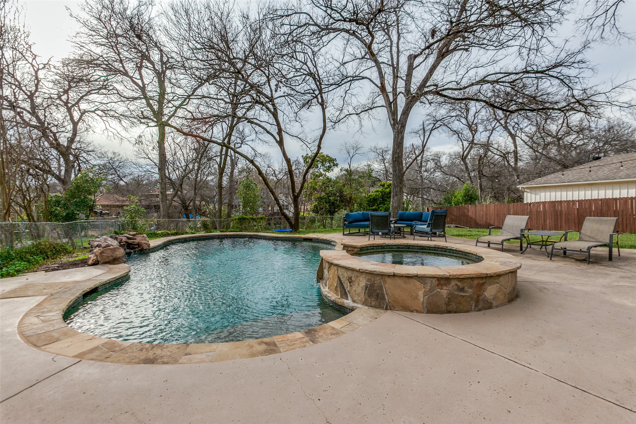 712 Laguna Drive Richardson TX 75080