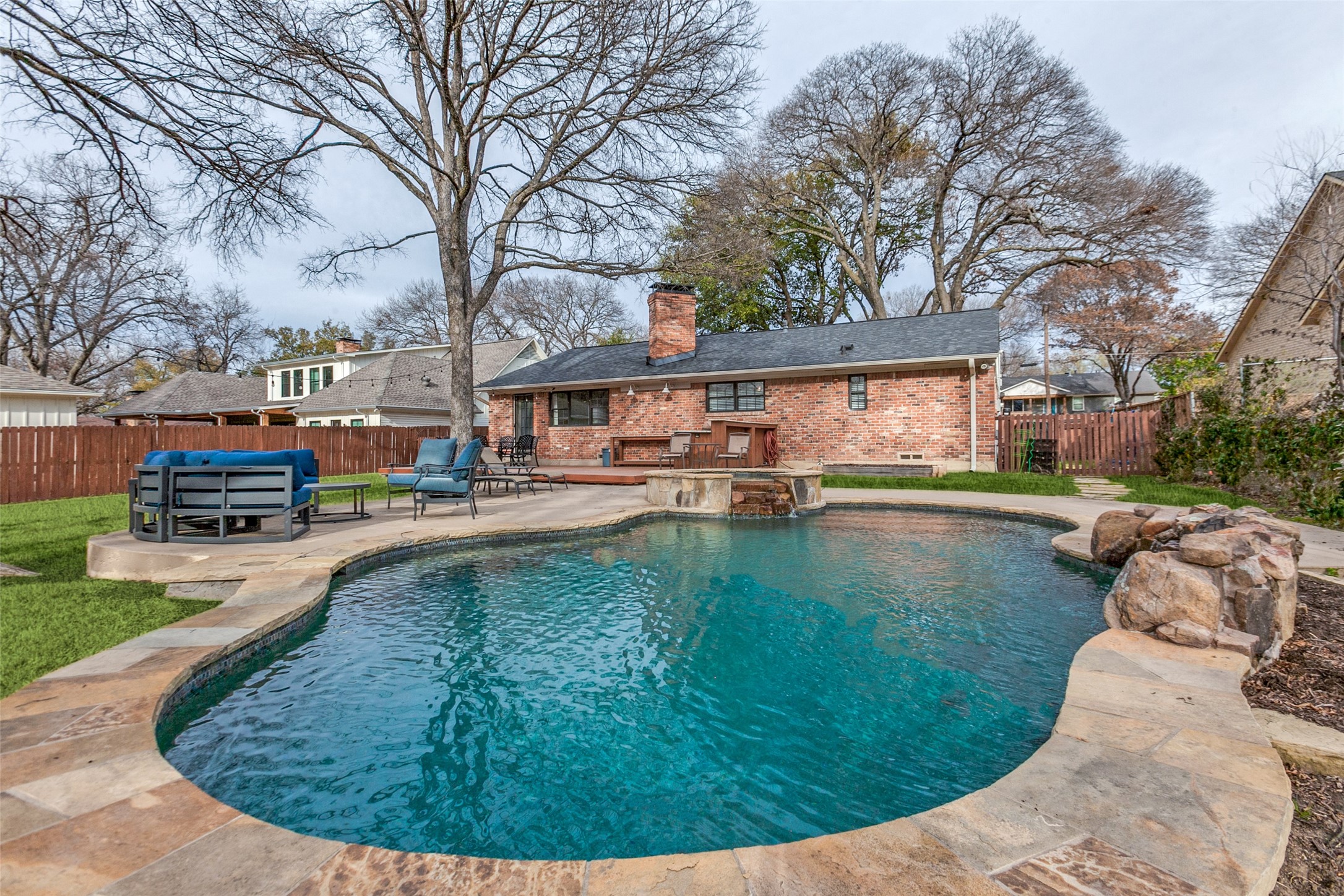 712 Laguna Drive Richardson TX 75080