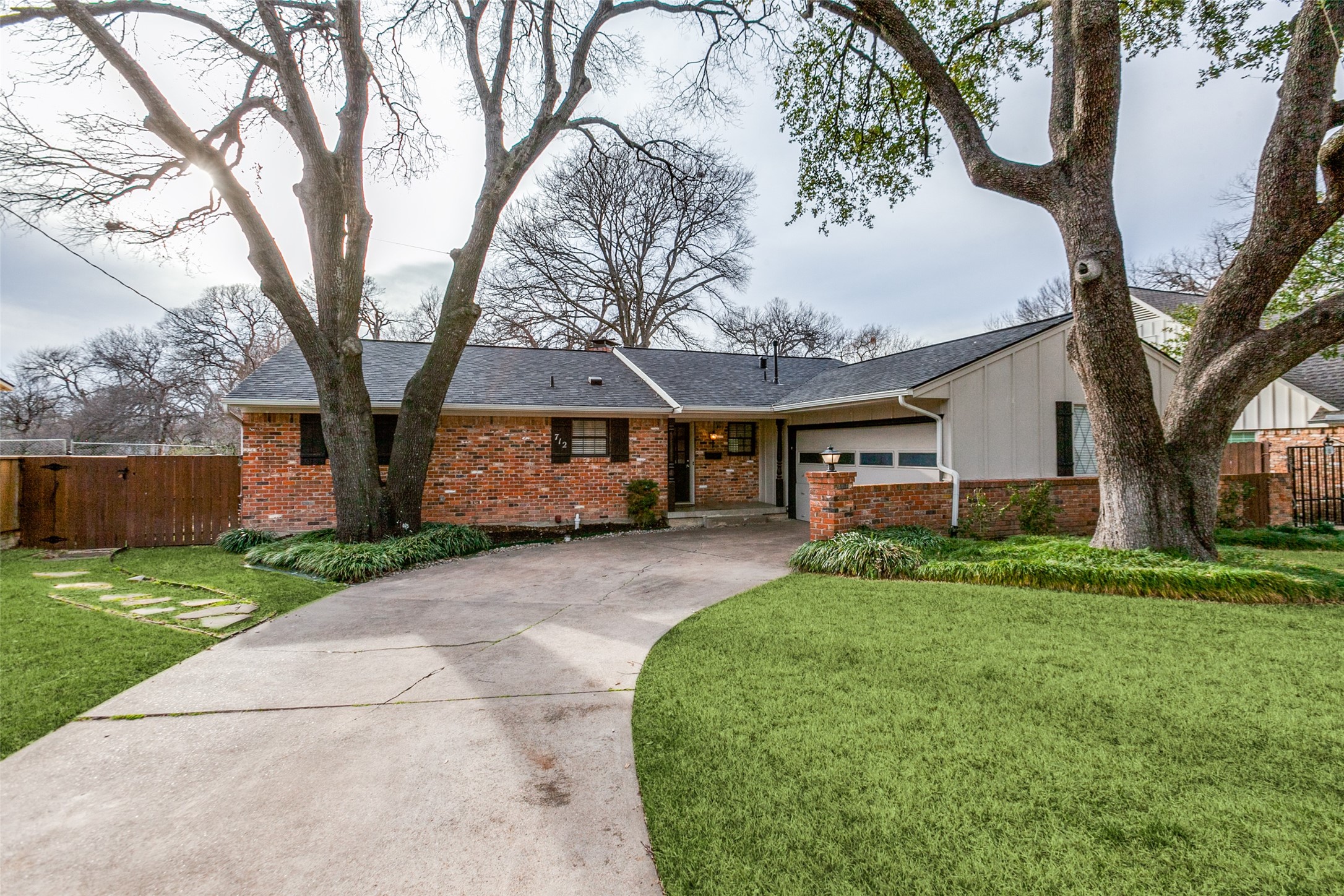 712 Laguna Drive Richardson TX 75080