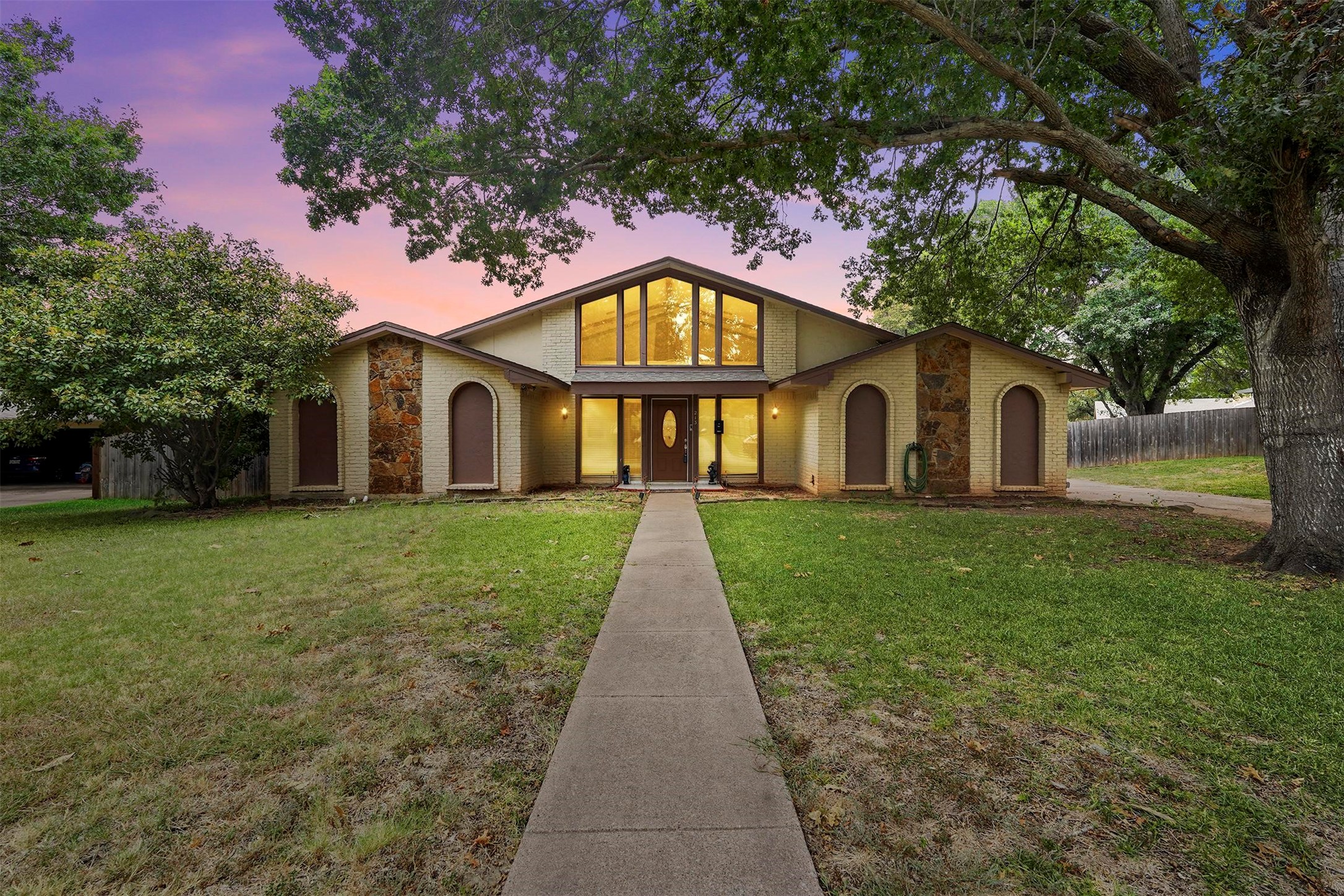 213 Hockaday Avenue Garland TX 75043
