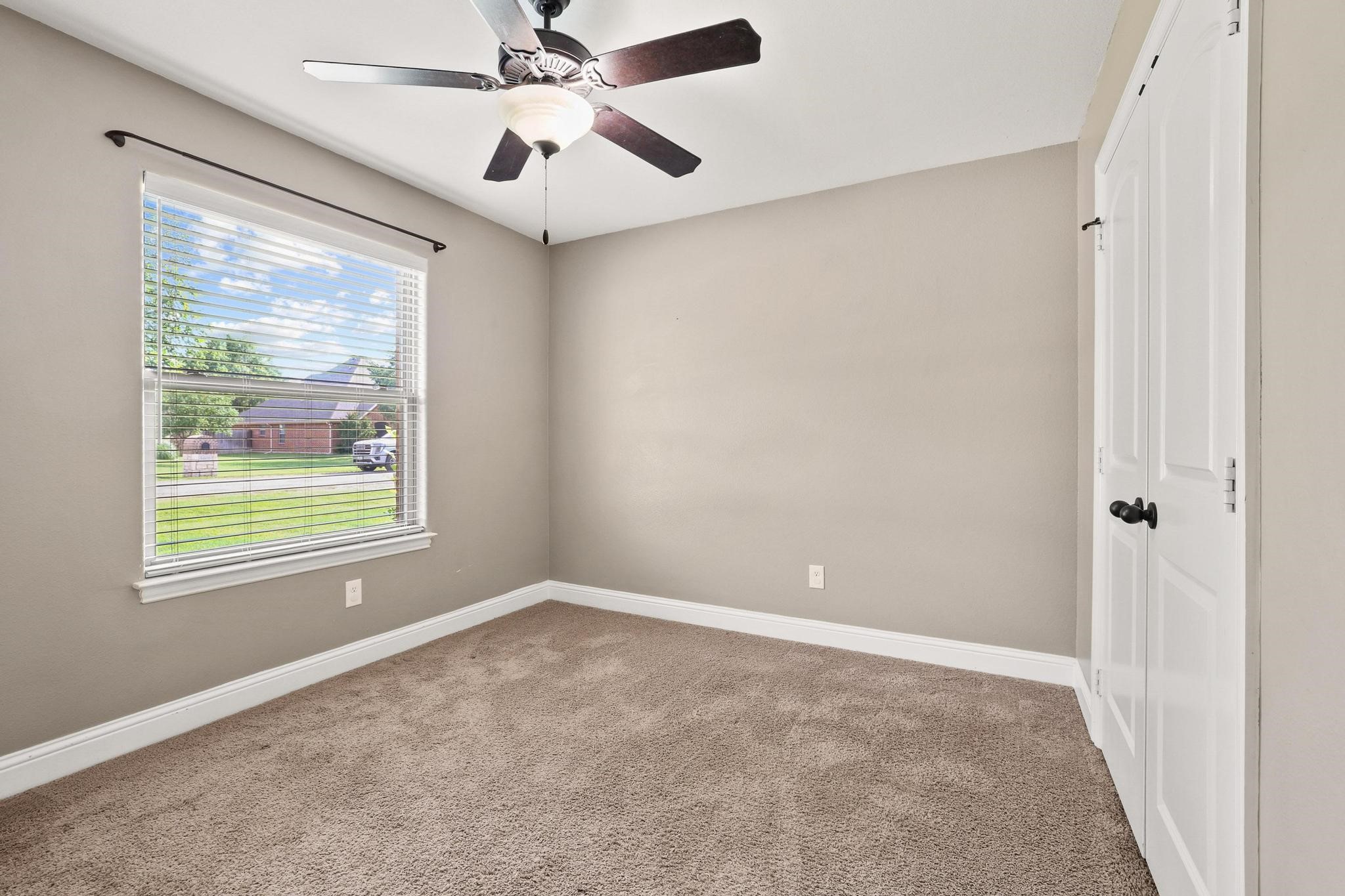 1208 Mary Ann Court Tioga TX 76271