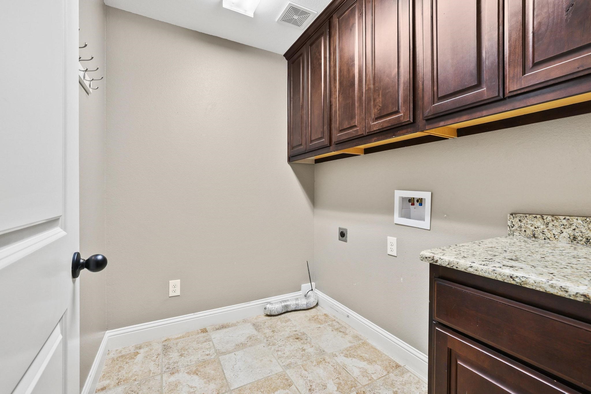 1208 Mary Ann Court Tioga TX 76271
