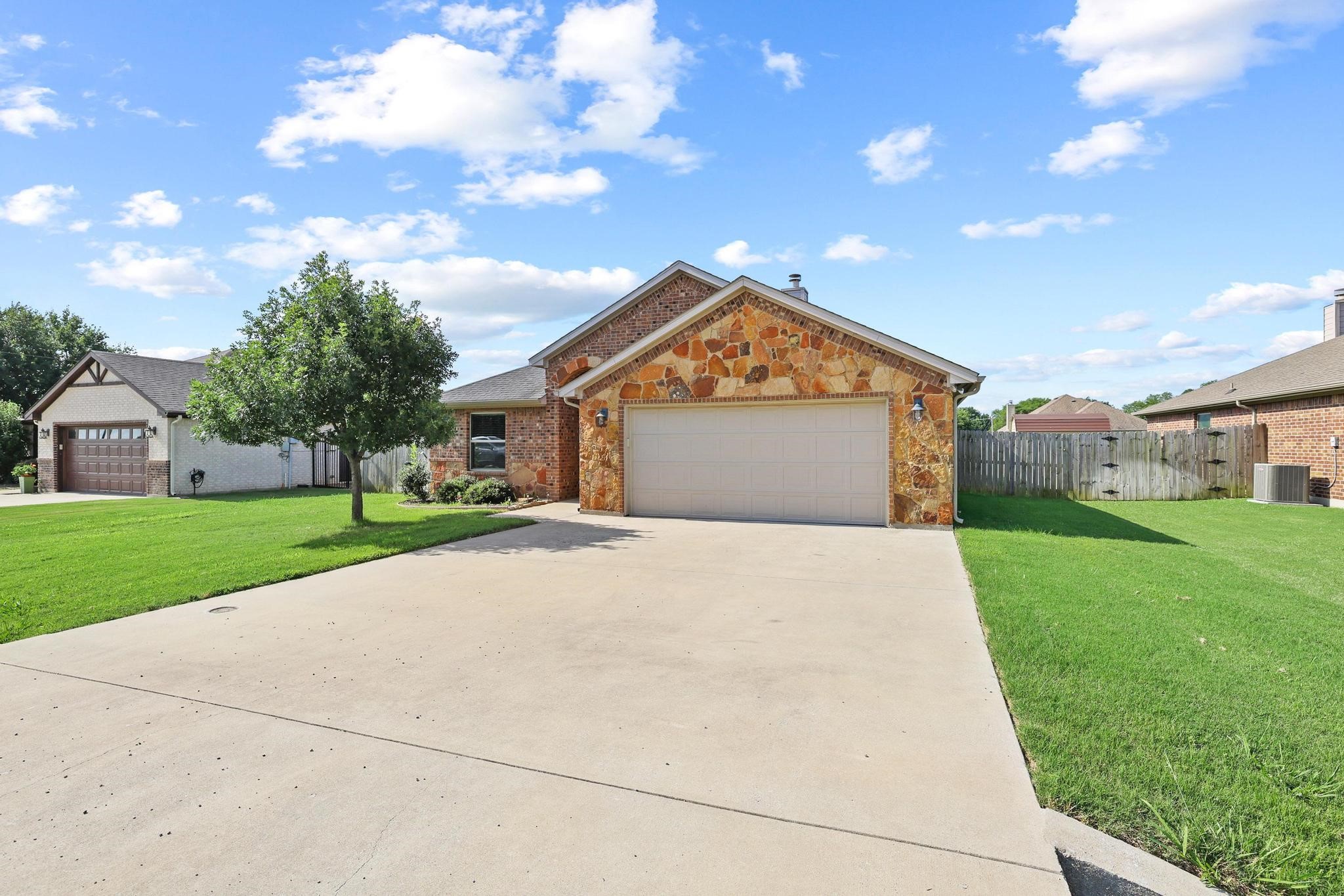 1208 Mary Ann Court Tioga TX 76271