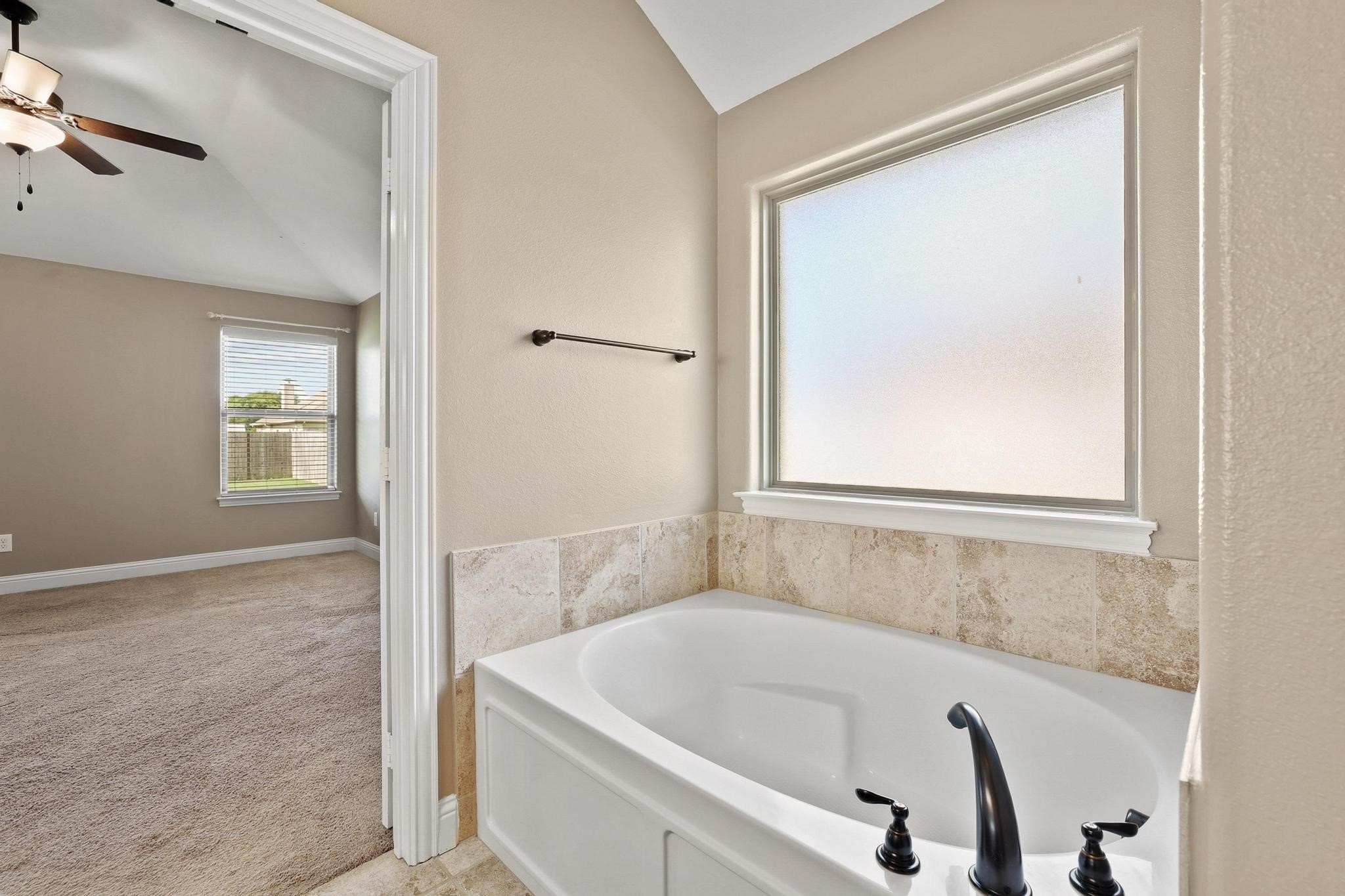 1208 Mary Ann Court Tioga TX 76271