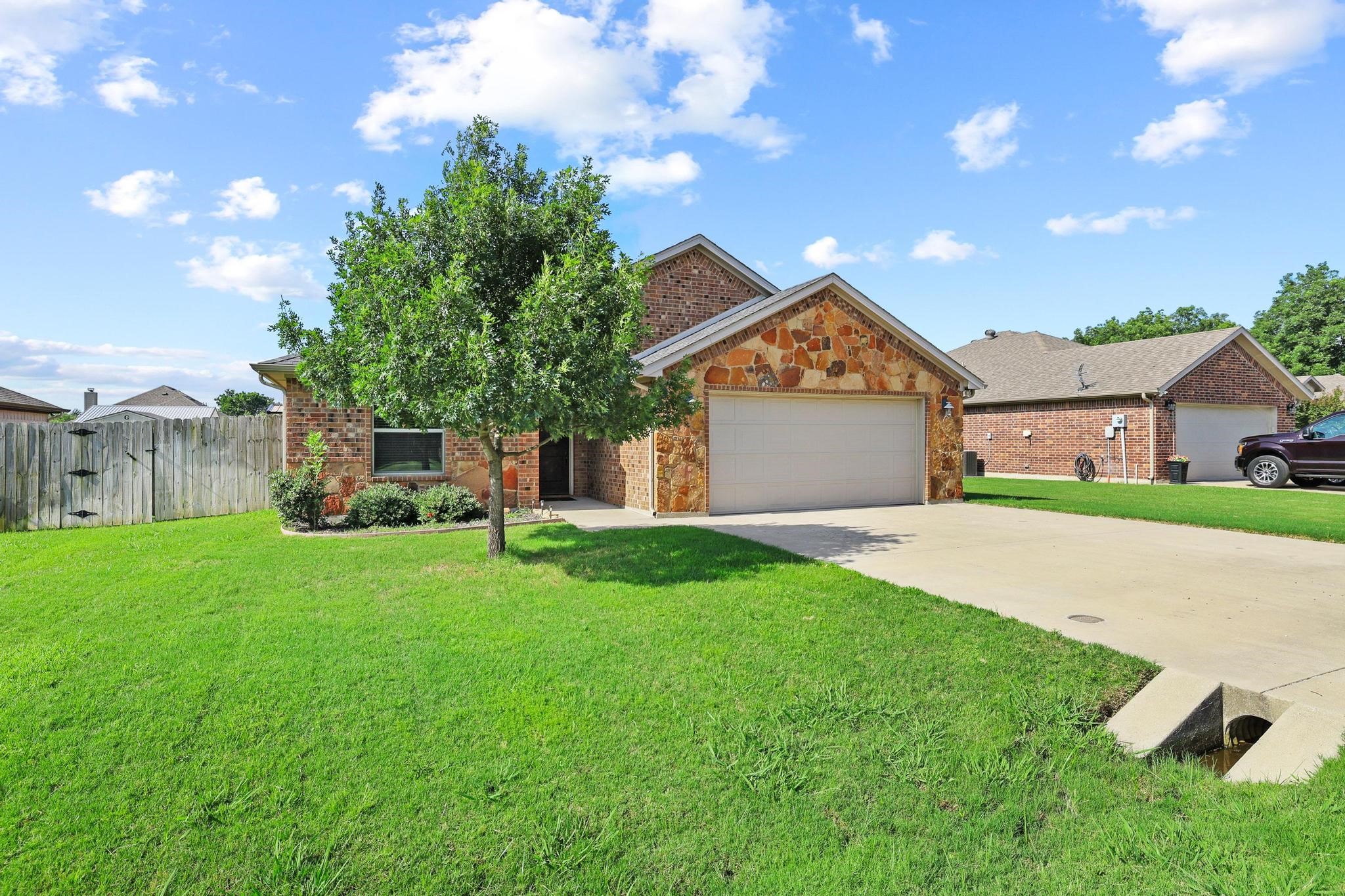 1208 Mary Ann Court Tioga TX 76271