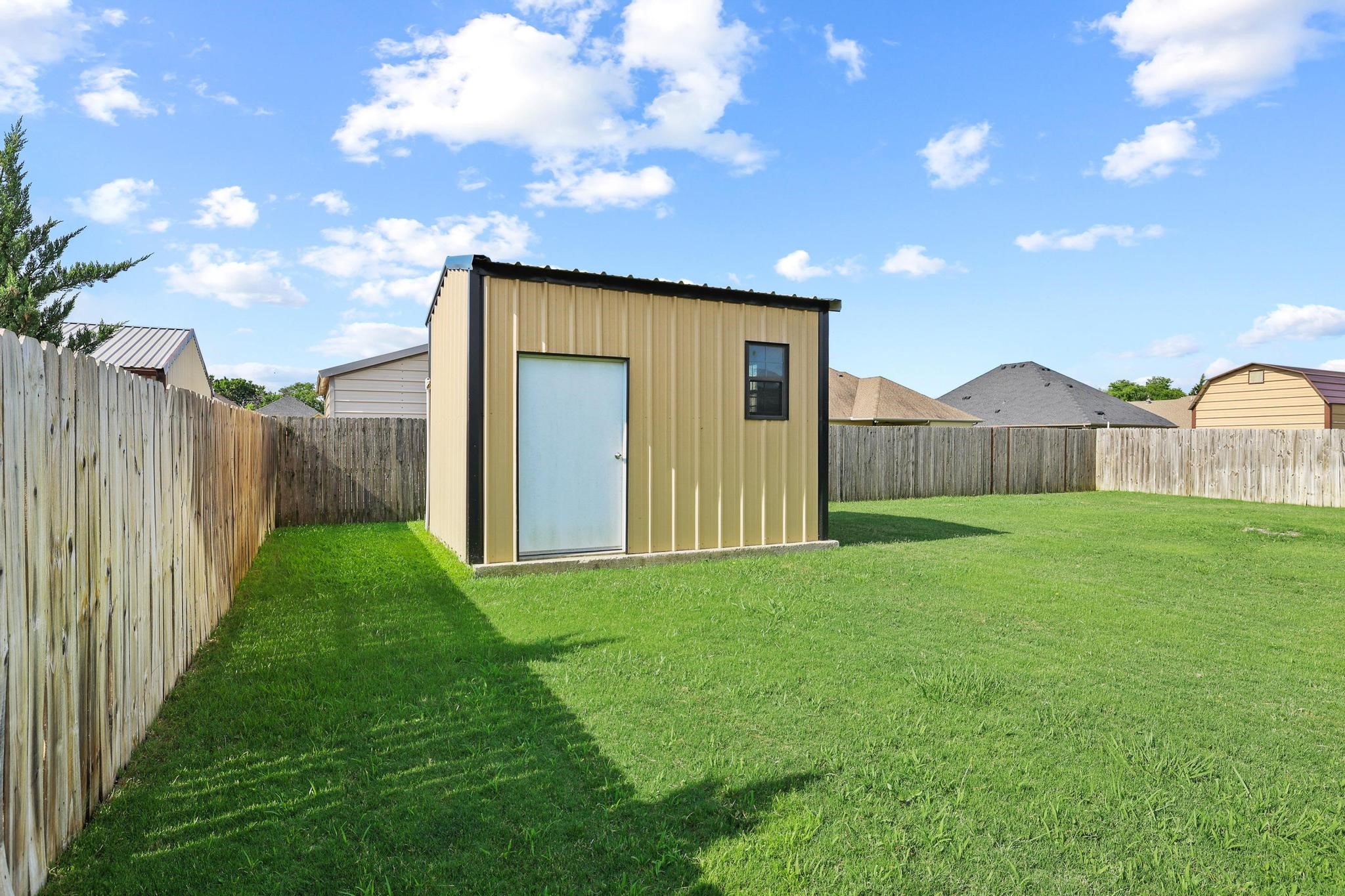 1208 Mary Ann Court Tioga TX 76271