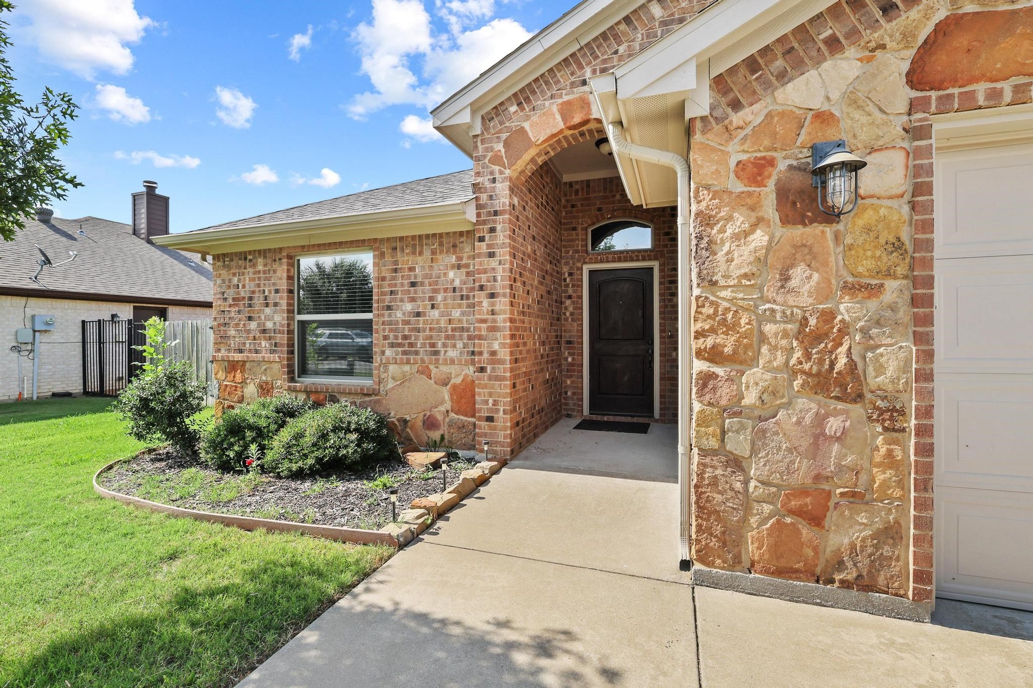 1208 Mary Ann Court Tioga TX 76271