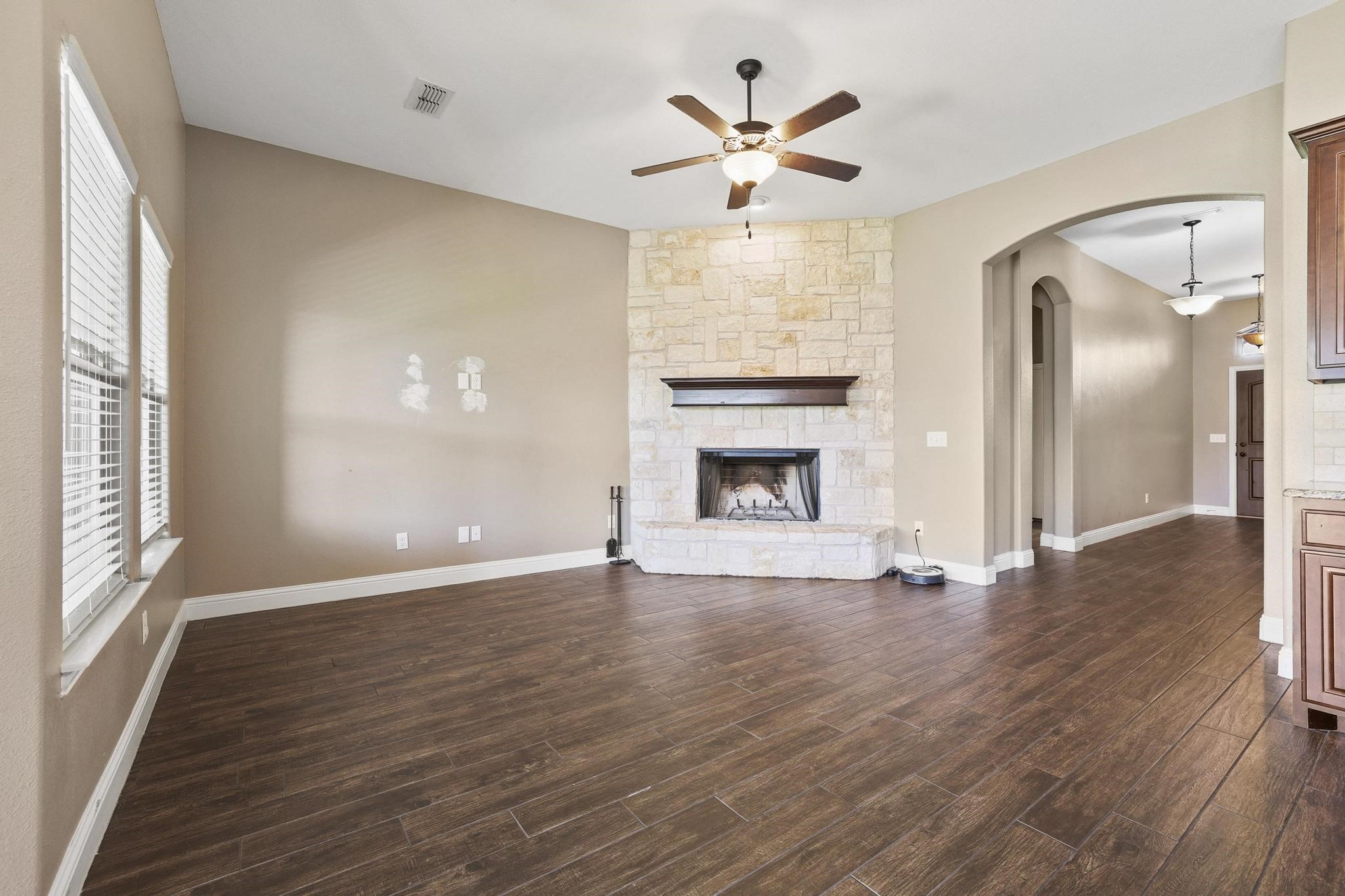1208 Mary Ann Court Tioga TX 76271