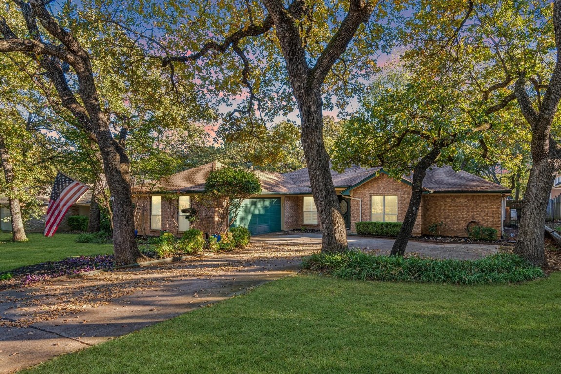 6804 Inwood Drive North Richland Hills TX 76182