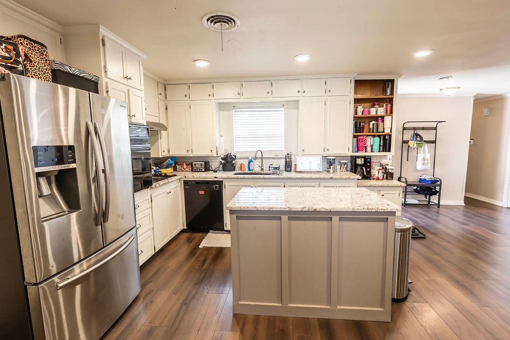 809 E Highway 82 Nocona TX 76255