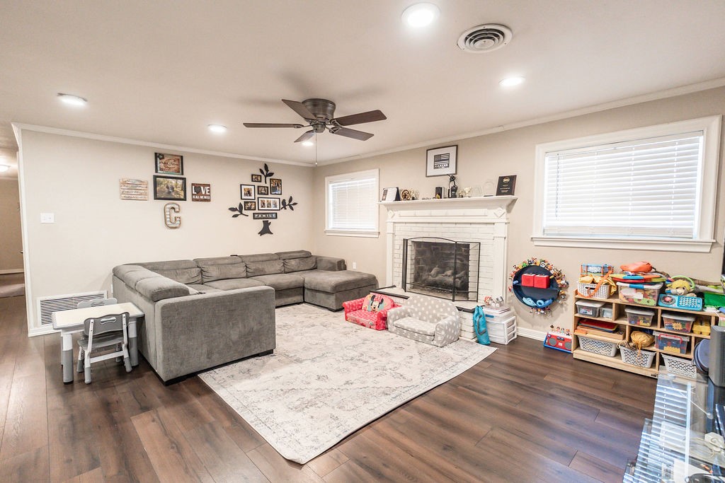 809 E Highway 82 Nocona TX 76255