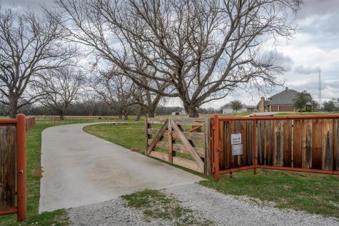 1003 Buckner Road Brock TX 76462
