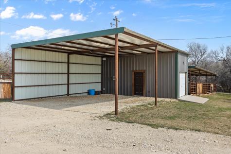 299 Private Road 1526 Lipan TX 76462