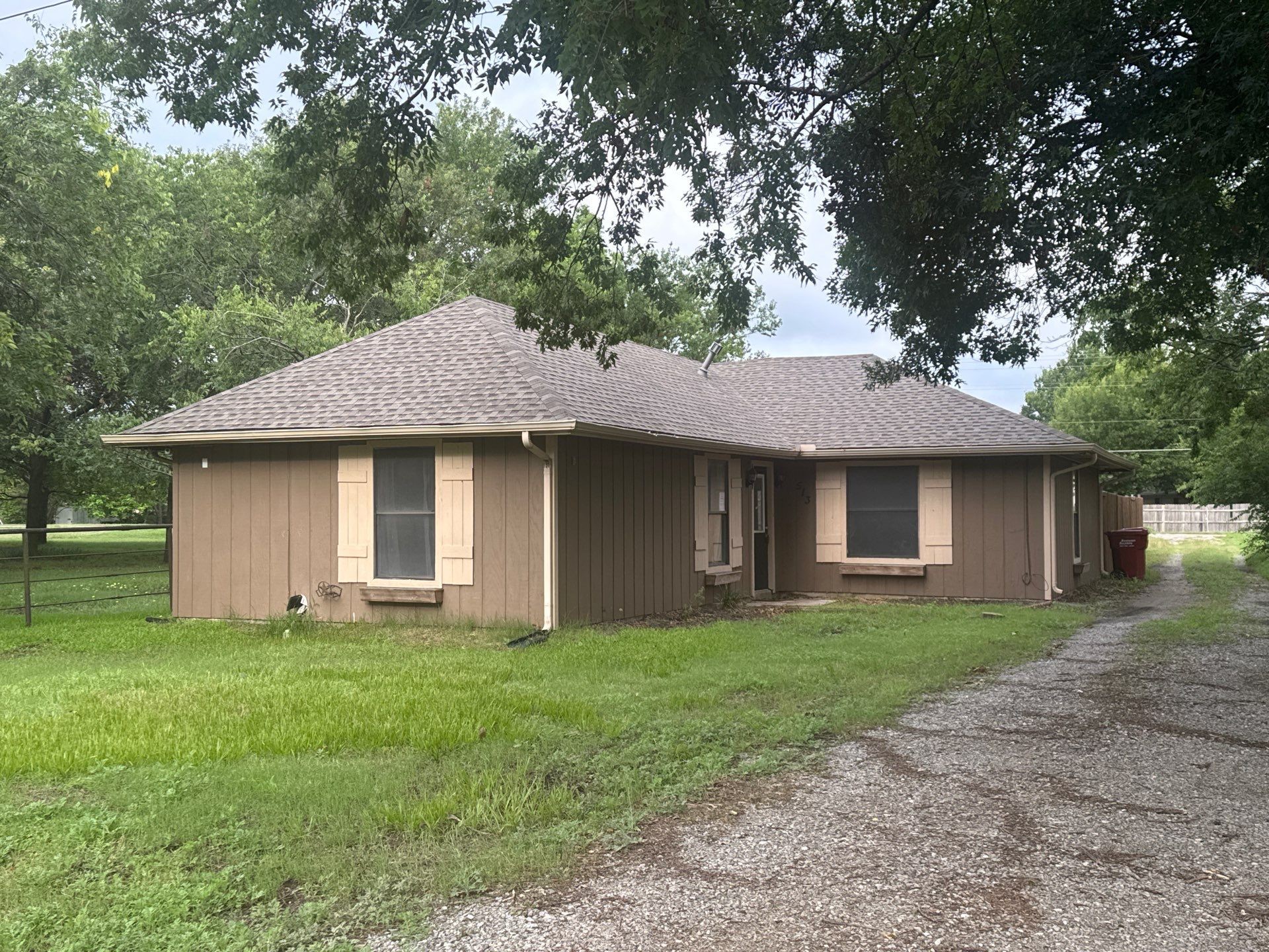 513 S Carter Street Whitewright TX 75491