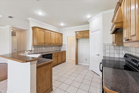 1062 Savannah Lane Oak Ridge TX 75142