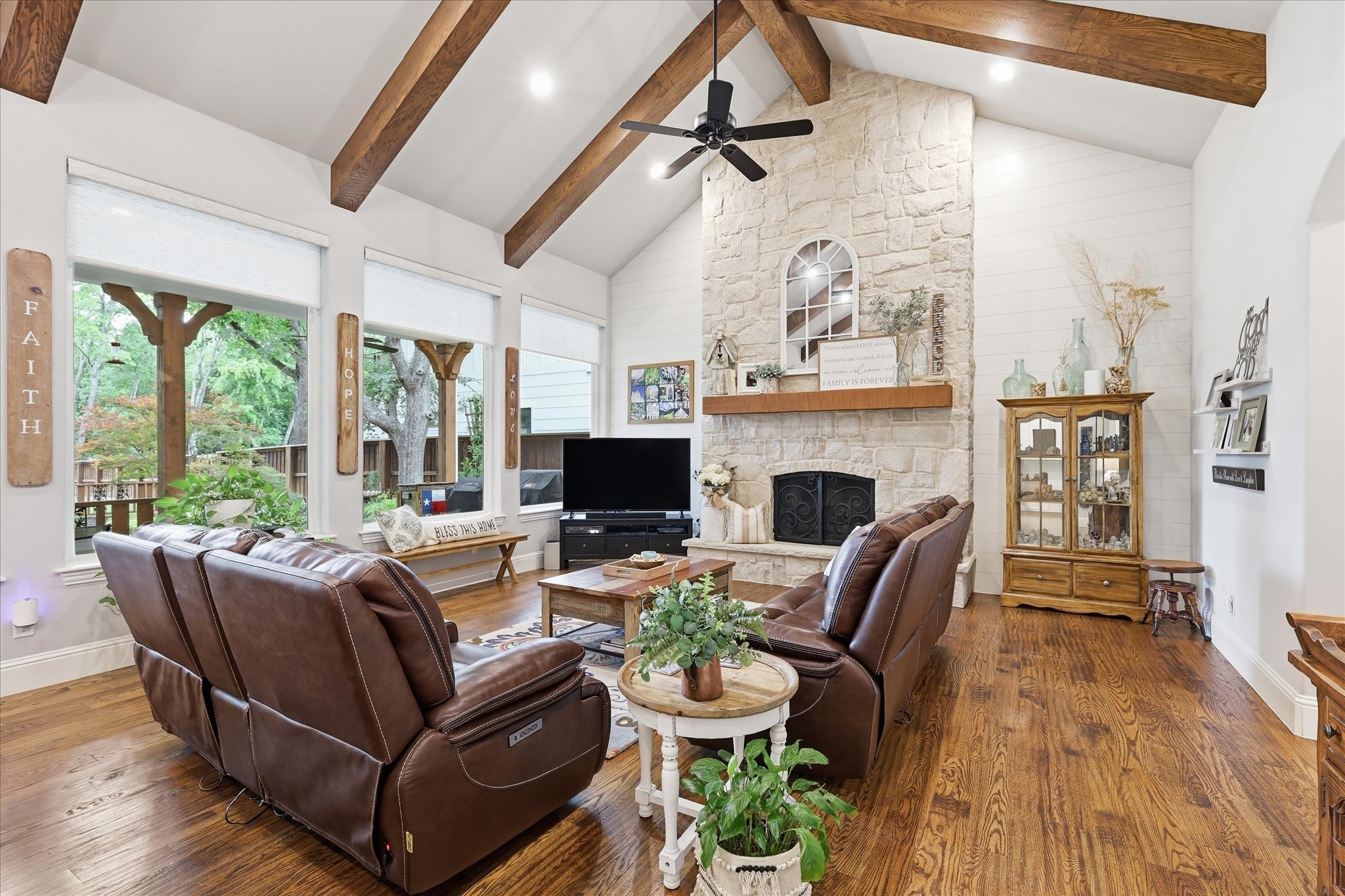 908 Baker Street Mckinney TX 75069