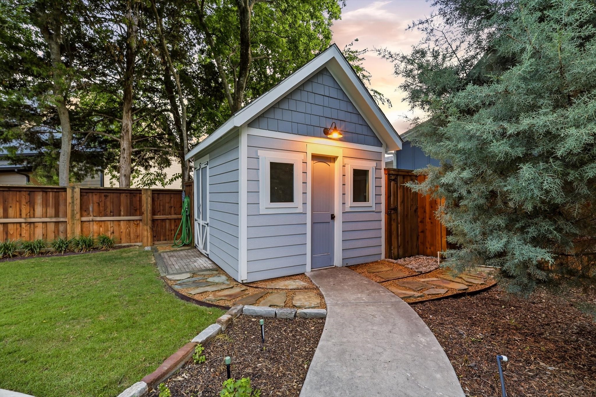 908 Baker Street Mckinney TX 75069