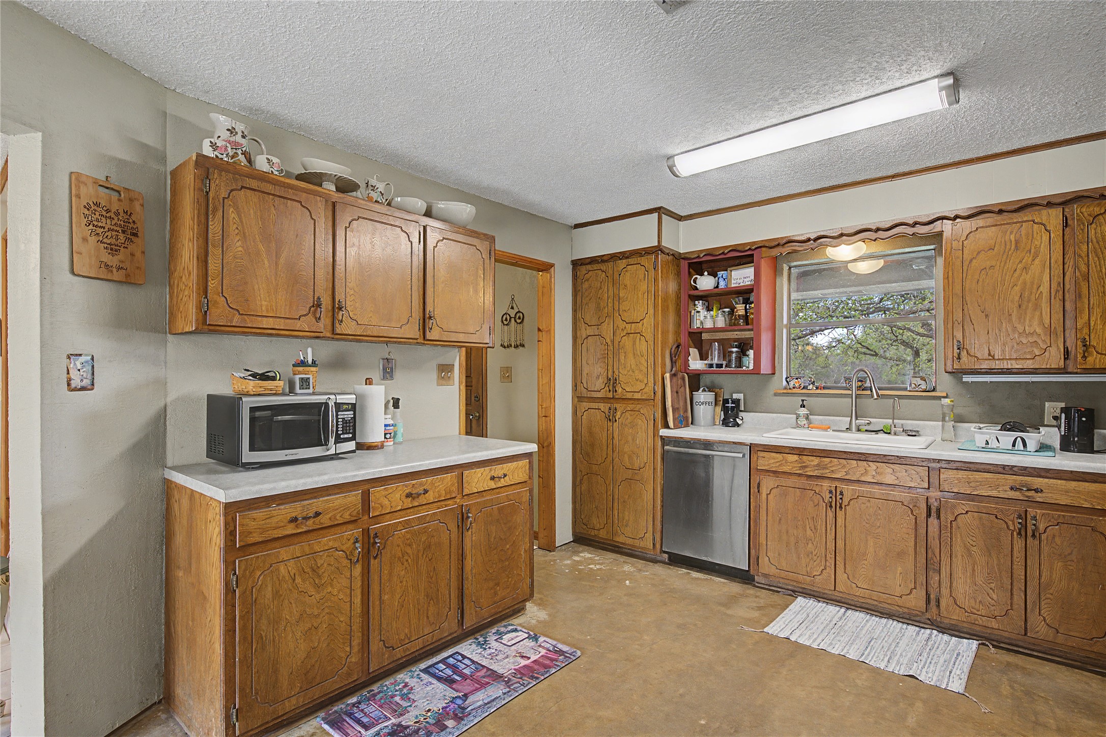 243 County Road 3851 Poolville TX 76487
