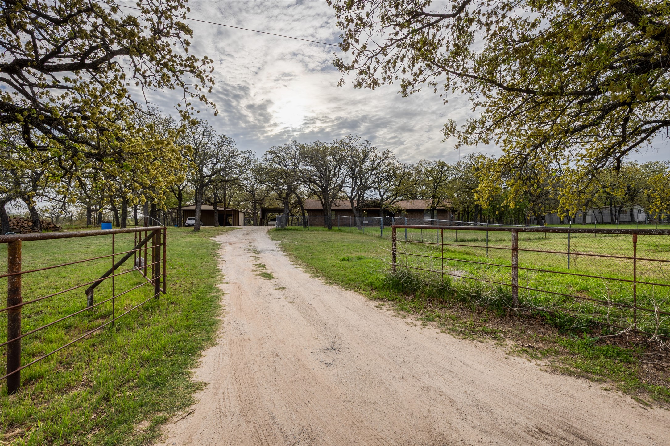 243 County Road 3851 Poolville TX 76487