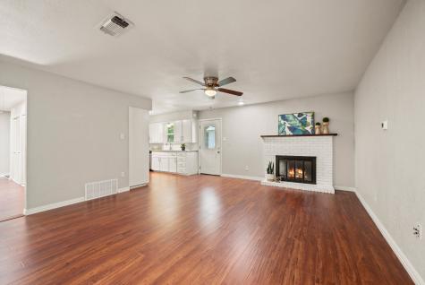 652 Oak Drive Hurst TX 76053