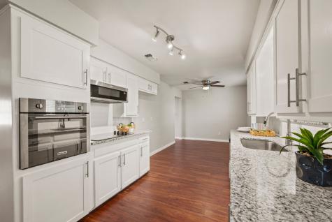 652 Oak Drive Hurst TX 76053