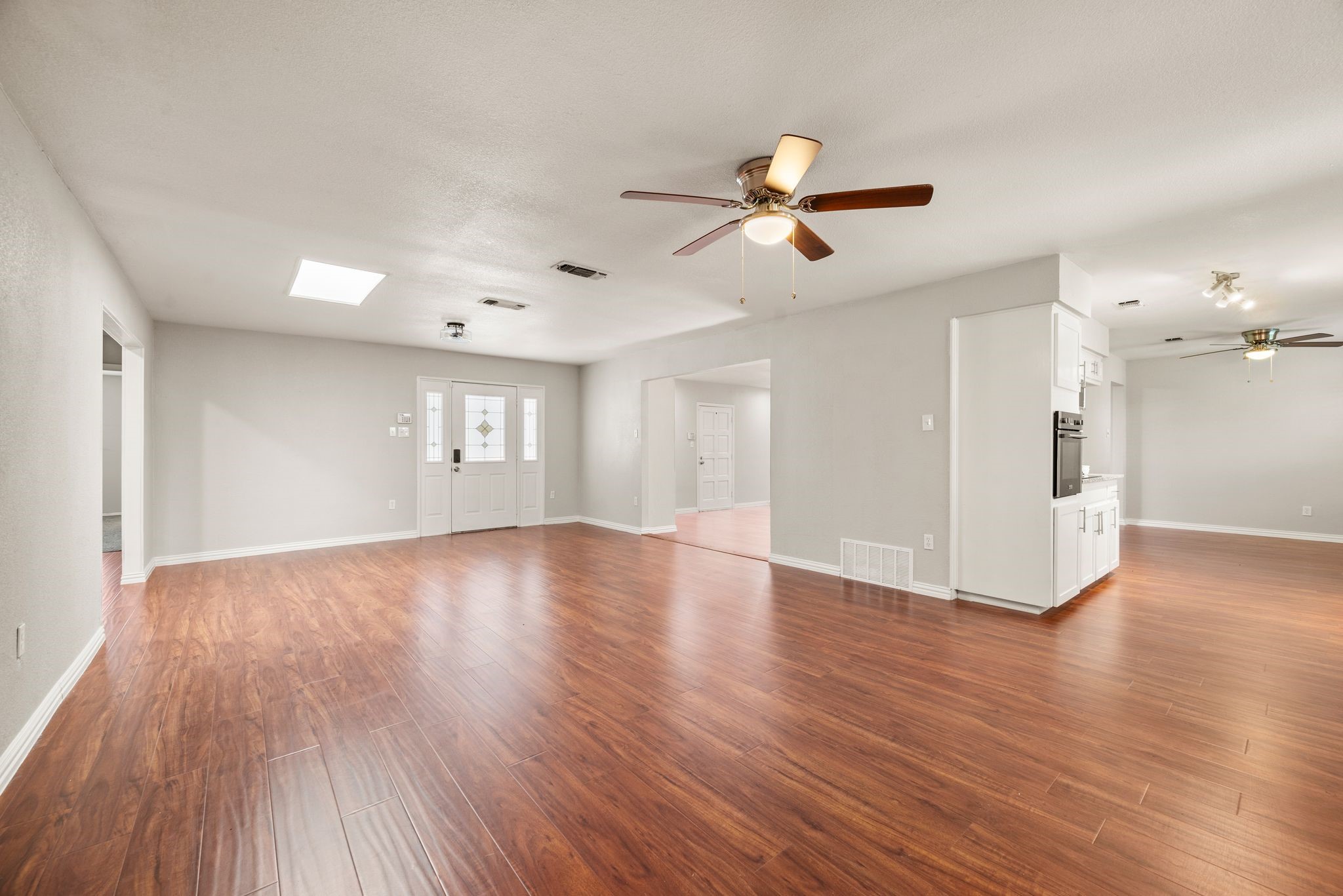 652 Oak Drive Hurst TX 76053