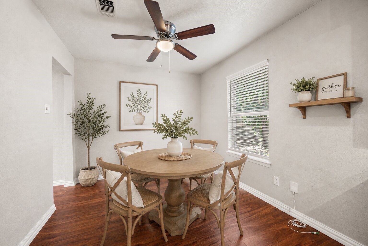 652 Oak Drive Hurst TX 76053