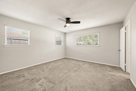 652 Oak Drive Hurst TX 76053