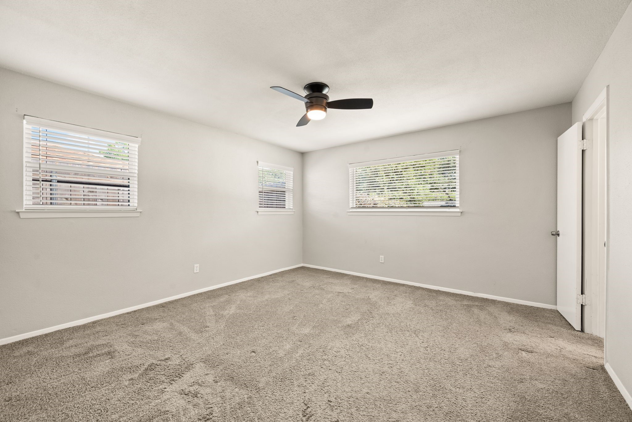 652 Oak Drive Hurst TX 76053