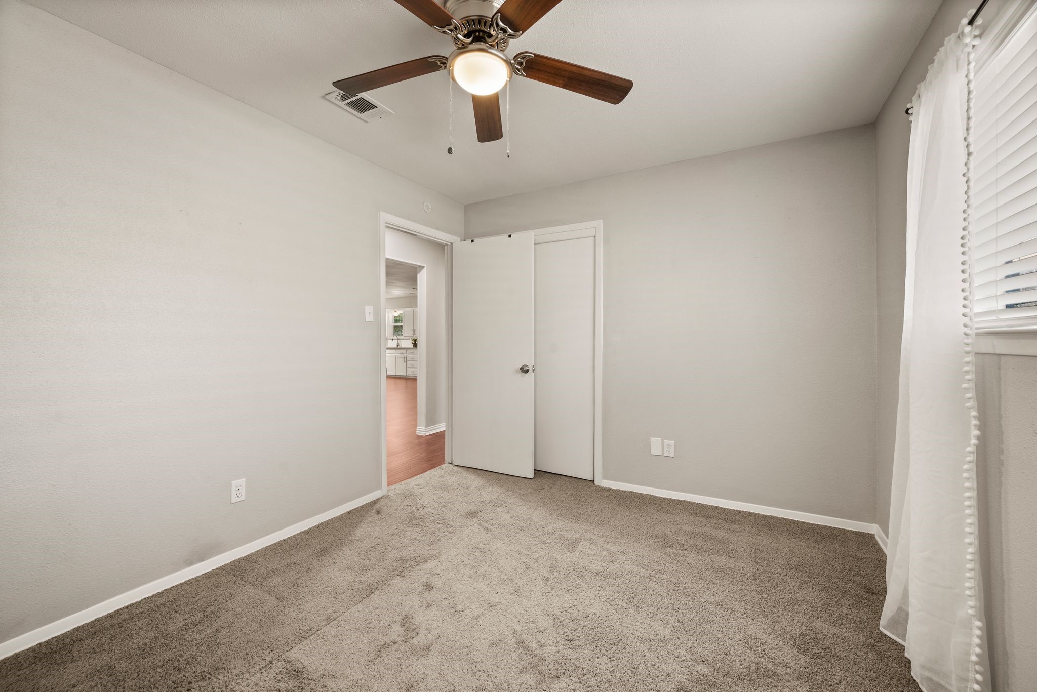 652 Oak Drive Hurst TX 76053